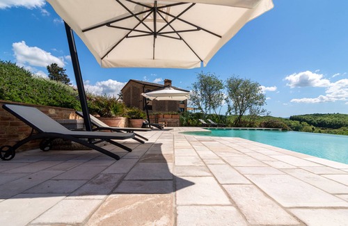 Peccioli House | LUXURY COTTAGE WITH POOL & BREATHTAKING VIEW - NEXT TO A GOLF COURSE (MORAIOLO)