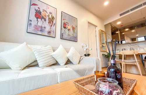 Pathumwan Apartment | Luxury Downtown Bangkok 2BR 2BA · Sky Pool Gym · 5MIN Walk to Siam Paragon