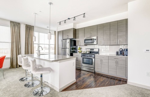Gaithersburg Apartment | Luxury Downtown Crown Apartment minutes from DC