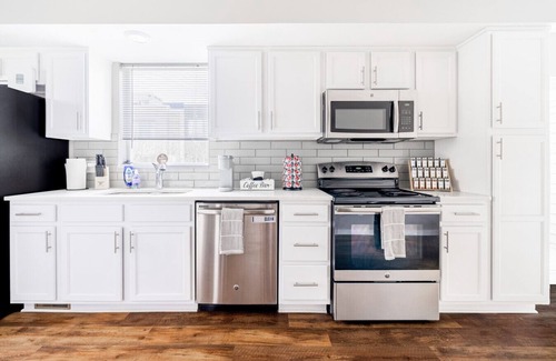 Downtown Cleveland House | Luxury Downtown Townhome w/Private Garage Unit 11