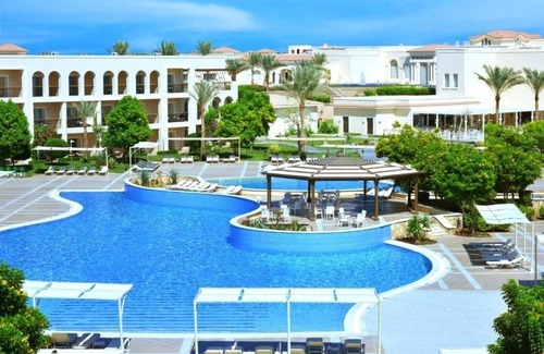 Sharm El Sheikh Hotel | Luxury All‑Inclusive Escape w/12 Pools, Waterslide, Spa, Swim‑Up Bar & Evening
