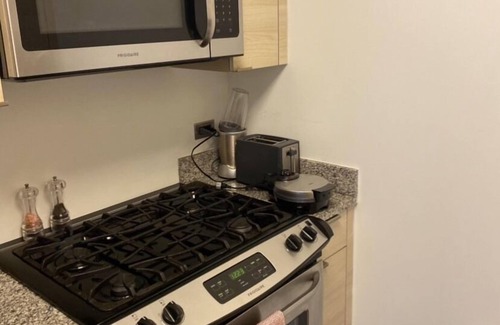 Hunters Point Apartment | Luxury Entire Studio Minutes From Time Square!