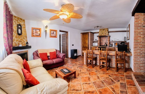 Villanueva del Trabuco Villa | Luxury villa, 2 pools, jacuzzi, wifi, equestrian