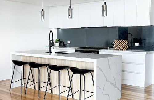 Castle Hill Villa | Luxury Escapes Townsville Villa A