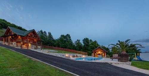 Gospic Villa | Luxury Family Lodge - Pool, Spa & Tennis Paradise