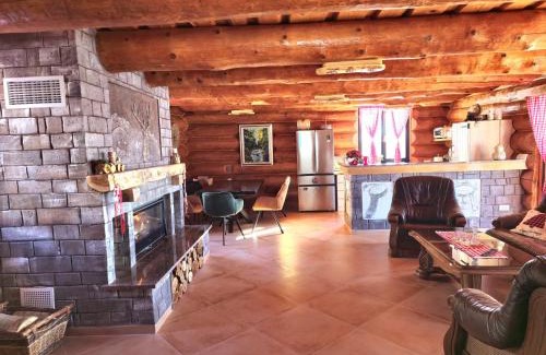 Gospic Villa | Luxury Family Lodge - Pool, Spa & Tennis Paradise