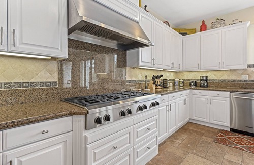 Encinitas House | Luxury Family Resort Home Near Beach~ Pool ~ Hot Tub ~ Sportcourt