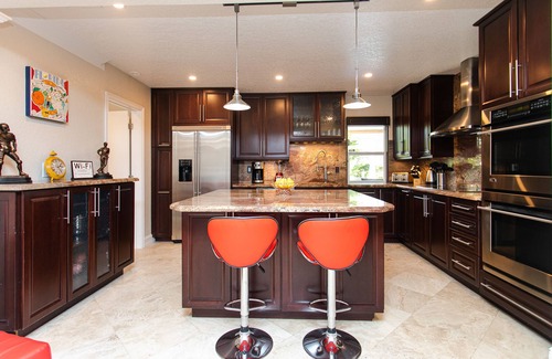 Dania Beach House | Luxury Family Villa with Salt Water Heated Pool & Hot Tub by the Beach!