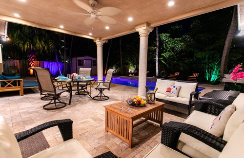 Dania Beach House | Luxury Family Villa with Salt Water Heated Pool & Hot Tub by the Beach!
