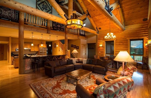 Ennis Cabin | Luxury Fly Fishing Lodge - Off-Season Retreat Rental Opportunity