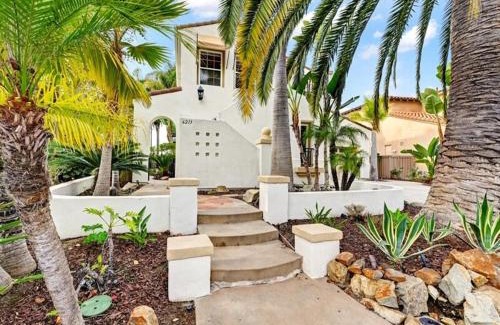 Carlsbad House | Luxury Gated Villa with 4 Ensuite Suites, Resort Pool, Views & Trails