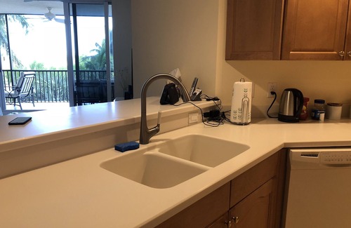 Hammock Bay Condo | Luxury Golf Condo nr Marco Island! Marriott Golf & Beach membership available