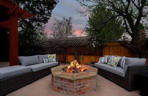 Greenwood Village House | Luxury Greenwood Village Hot Tub Theater Sauna Chef's Kitchen Parks