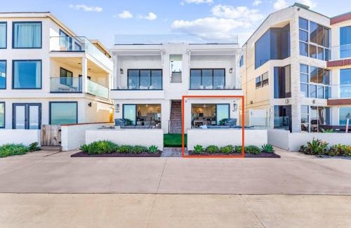 Mission Beach House | Luxury Ground S Oceanfront Unit with Boardwalk Lounge Firepit - AC