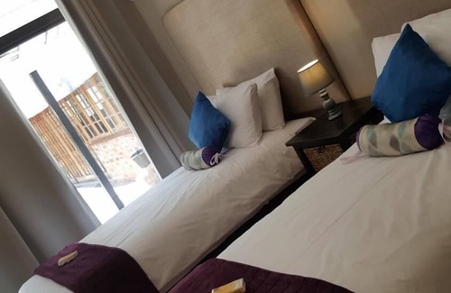 Newcastle House | Luxury Heights Guesthouse