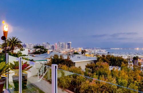 Middletown House | Luxury Hilltop Retreat in the City - Amazing View