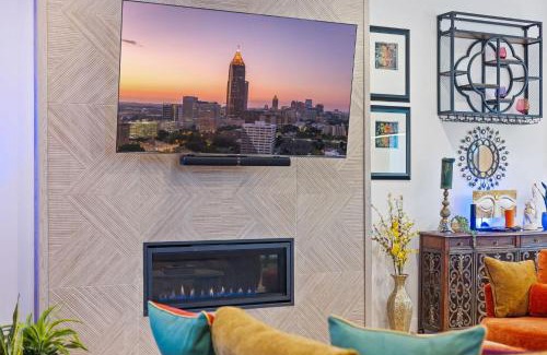 Reynoldstown House | Luxury Home 4BR 4BA City Views HotTub GameRoom