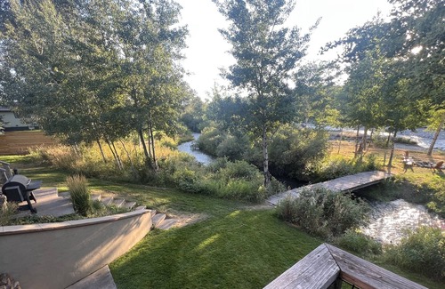 Four Corners House | ⭐️🏞Luxury home close to Big Sky and Bozeman. GALLATIN RIVERFRONT!⭐️