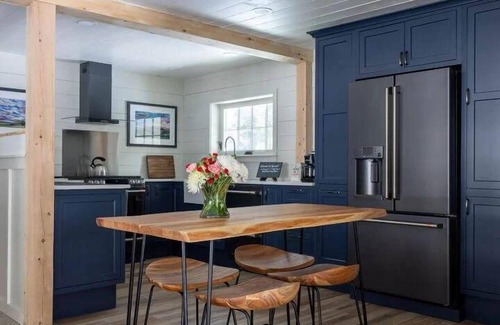 Brownsville Apartment | Luxury Home, Dog Suite | Rock Haven Carriage House