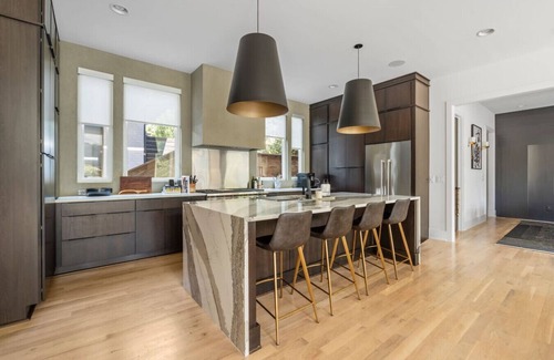 Green Hills House | Luxury Home in Green Hills - Pool, Garage, Sauna, HotTub