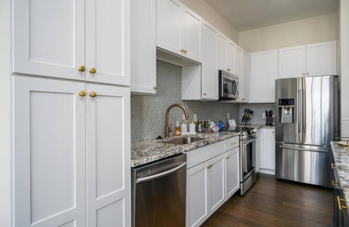 Italian Village Apartment | Luxury Home in the Heart of the Short North Columbus!