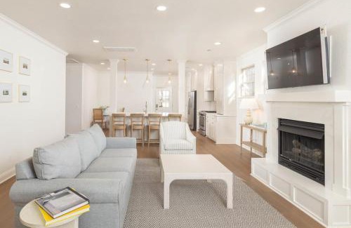 Fayetteville House | Luxury Home next to U of A Dickson St & downtown