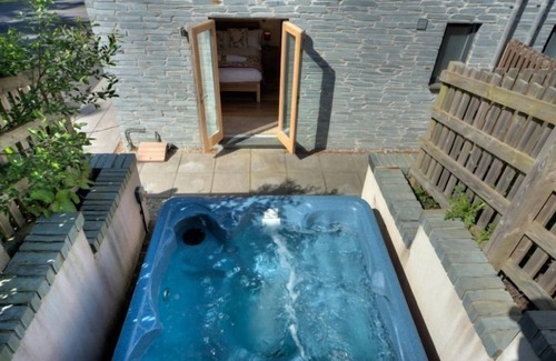 Talland House | Luxury home with hot tub. Swimming Pool, Gym & Sauna