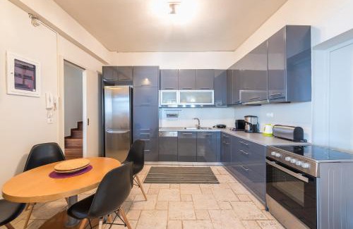 Voula House | Luxury Home with Jacuzzi and Spectacular Sea Views for 8 Guests