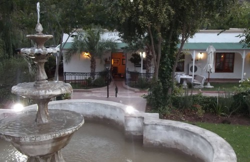 Schoemanshoek Cabin | Luxury Honeymoon waterfront Cabin Mountain View 1 & Restaurant