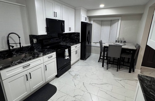 Birmingham House | Luxury House 3BRnDowntown Birmingham