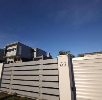 Manly Villa | Luxury house with Clifftop Seaview