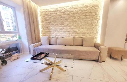 Alicante Apartment | LUXURY IN "PLAZA LUCEROS" in the heart of the city & beach