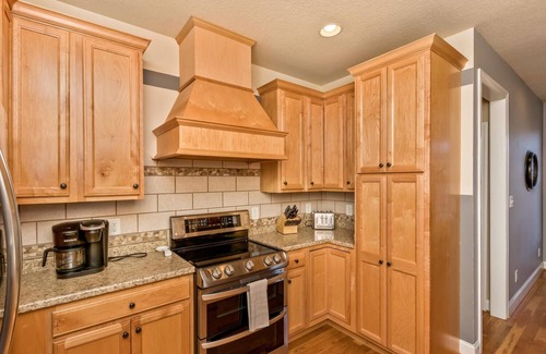 Lake Lure House | Luxury in Rumbling Bald Resort ~ WiFi ~ Community Beach, Pool, Golf and more