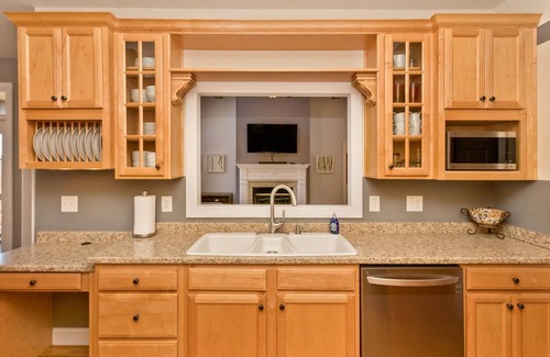 Lake Lure House | Luxury in Rumbling Bald Resort ~ WiFi ~ Community Beach, Pool, Golf and more