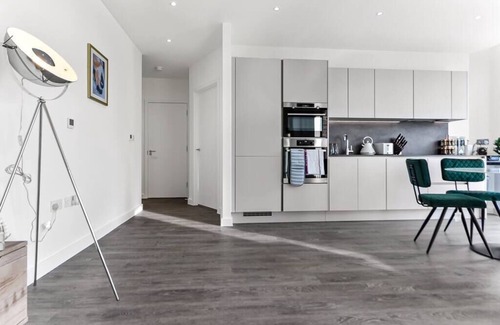 Springfield Condo | Luxury in the Sky Stunning Views, Elegant Style