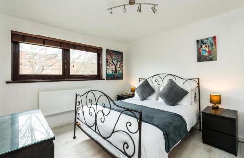 Holloway Apartment | Luxury Islington Apartment with Balcony Islington