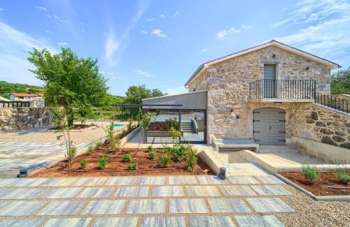 Nenadici Villa | Luxury Jerini Barn