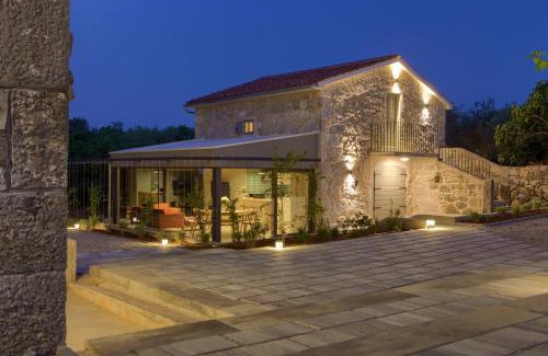 Nenadici Villa | Luxury Jerini Barn