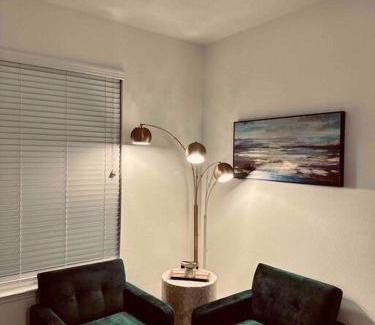 Palm Coast House | Luxury King Suite, 3BR 2BA, Beach Vibe, Top-Tier Amenities, Prime location