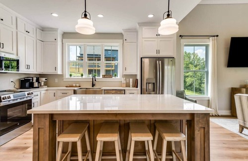 Clarkson House | Luxury Lake Getaway | Sleeps 12