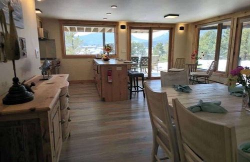Estes Park House | Luxury Lakefront Retreat on Lake Estes