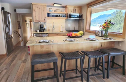 Estes Park House | Luxury Lakefront Retreat on Lake Estes