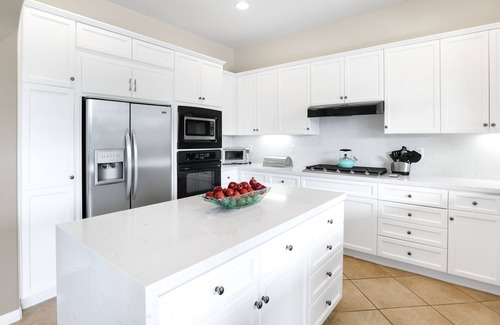 Rancho Mirage House | Luxury lakefront desert home w/private pool, pool spa, putting greens