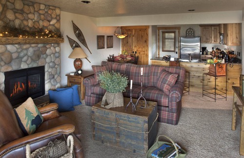 Grand Lake Condo | Luxury Lakeview Condo