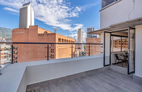 La Candelaria Apartment | Luxury Loft near plaza botero in Downtown Medellin