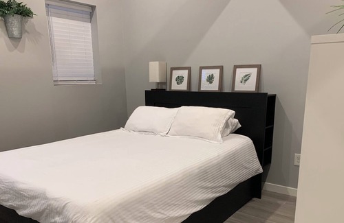 North Oak Park Apartment | Luxury loft on Broadway - C