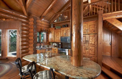 Hollister Cabin | Luxury Log Cabin with views of Lake Taneycomo and Branson Skyline