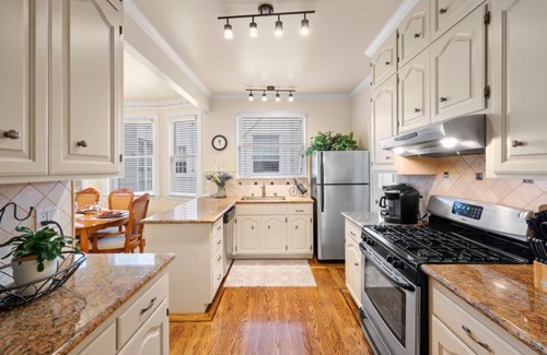 Marina District Condo | Luxury lower flat Marina private condo, 1 block from Bay