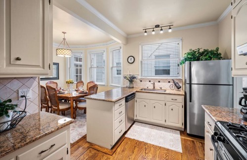 Marina District Condo | Luxury lower flat Marina private condo, 1 block from Bay