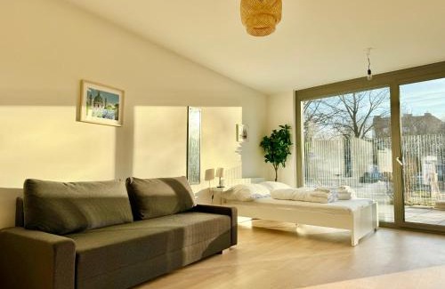 Grinzing Apartment | Luxury Maisonette with Garden & Free Parking